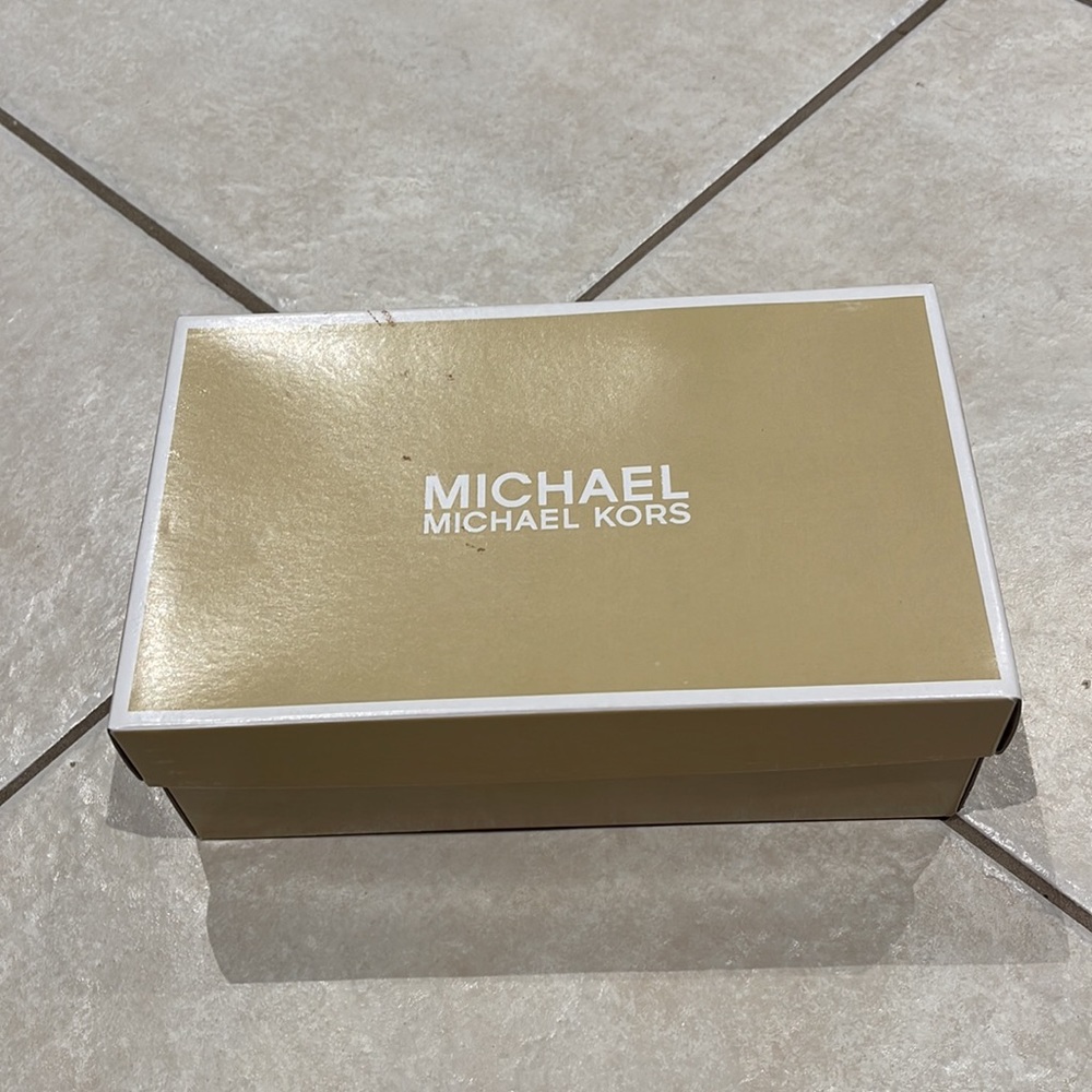 Michael Kors Sneakers - Picture 8 of 9